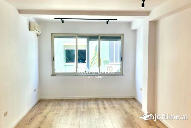 Ambiente Commerciale in Affitto 3+1 a Tirana - 1,200 Euro