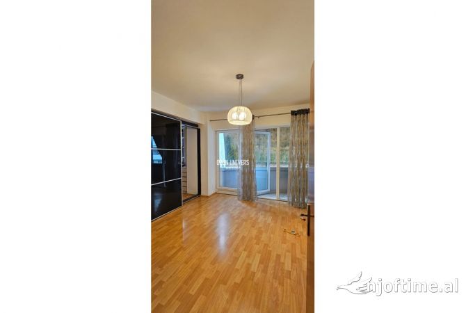 Appartamento in vendita a Tirana 2+1, Arredato