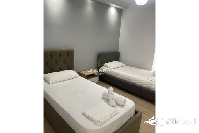 Shtepi ne shitje Apartament ne Tirane, 2+1, Mobilimi E mobiluar, Pagesa 250,000  Euro.