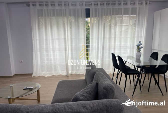 Shtepi ne shitje Apartament ne Tirane, 2+1, Mobilimi E mobiluar, Pagesa 250,000  Euro.