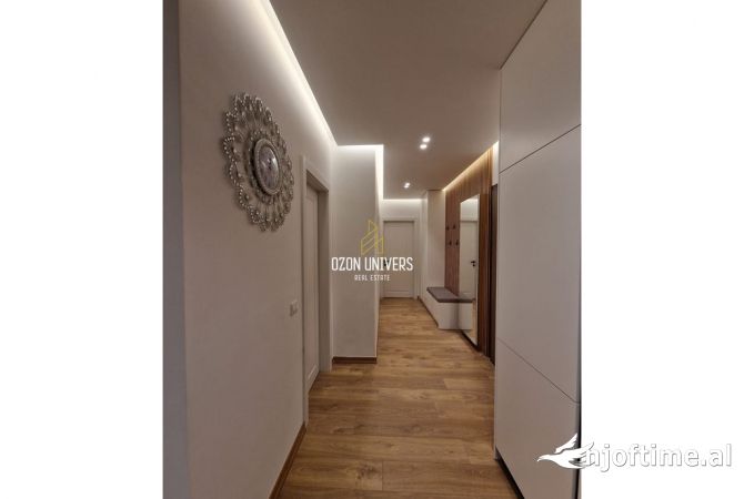 Appartamento in affitto a Tirana 2+1, Arredato