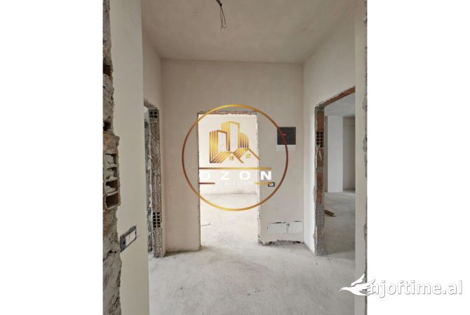Appartamento in vendita a Tirana 3+1, Vuoto