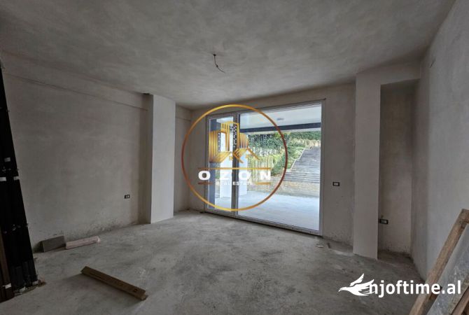 Appartamento in vendita a Tirana 3+1, Vuoto