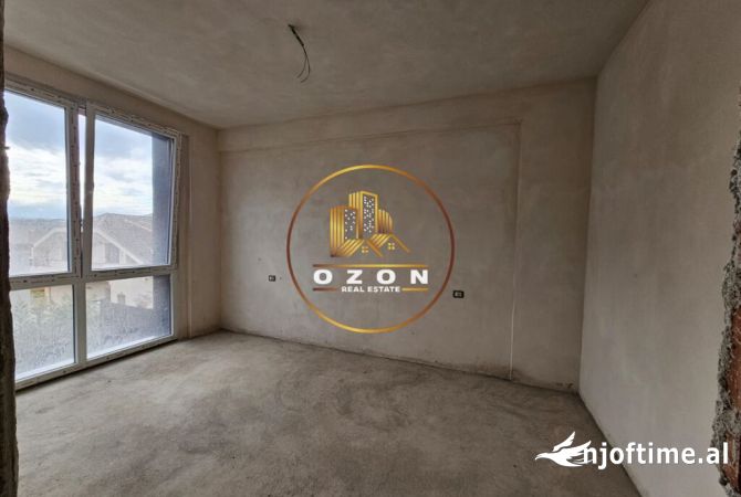 Appartamento in vendita a Tirana 3+1, Vuoto