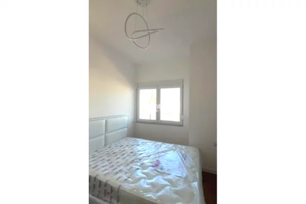 Shtepi ne shitje Apartament ne Tirane, 1+1, Mobilimi E mobiluar, Pagesa 95,000  Euro.