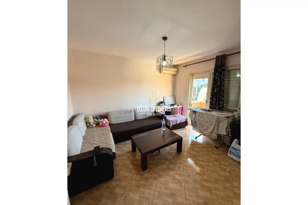 Apartament 1+1 me Ballkon në shitje, Laprakë
