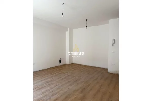 Shtepi me qera Apartament ne Tirane, 1+1, Mobilimi Bosh, pa mobiluar, Pagesa 450  Euro.