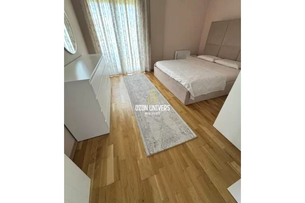 Shtepi me qera Shtepi Private ne Tirane, 3+1, Mobilimi E mobiluar, Pagesa 1,500  Euro.