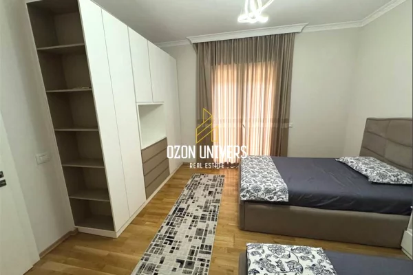 Shtepi me qera Shtepi Private ne Tirane, 3+1, Mobilimi E mobiluar, Pagesa 1,500  Euro.