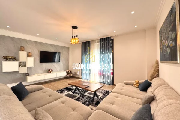 Appartamento in affitto a Tirana 2+1, Arredato