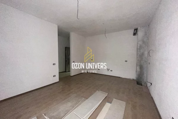 Shtepi ne shitje Apartament ne Tirane, 2+1, Mobilimi Bosh, pa mobiluar, Pagesa 210,000  Euro.