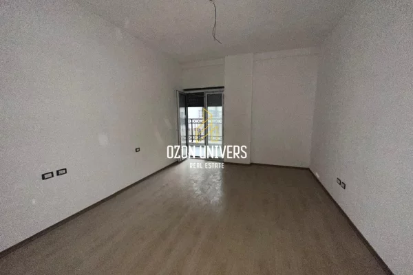 Shtepi ne shitje Apartament ne Tirane, 2+1, Mobilimi Bosh, pa mobiluar, Pagesa 210,000  Euro.
