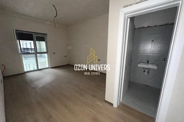 Shtepi ne shitje Apartament ne Tirane, 2+1, Mobilimi Bosh, pa mobiluar, Pagesa 210,000  Euro.