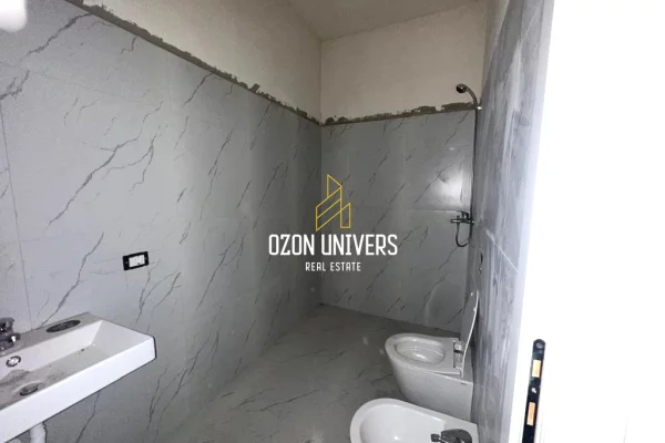 Shtepi ne shitje Apartament ne Tirane, 2+1, Mobilimi Bosh, pa mobiluar, Pagesa 210,000  Euro.