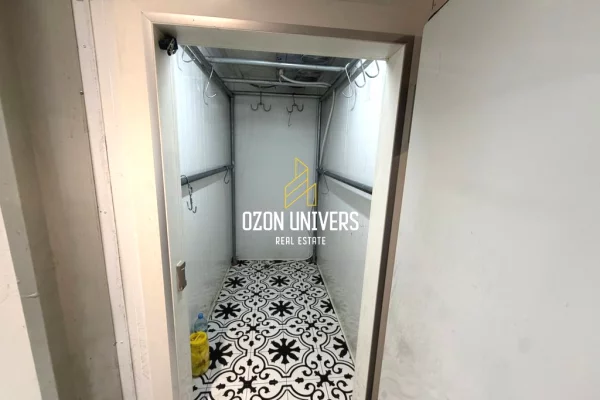 Ambient Biznesi ne Shitje, Rruga 5 Maji!