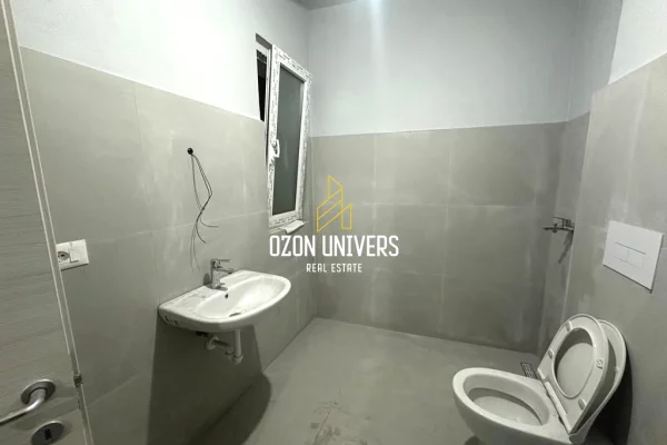 Shtepi me qera Apartament ne Tirane, 2+1, Mobilimi E mobiluar, Pagesa 65,000  Leke.