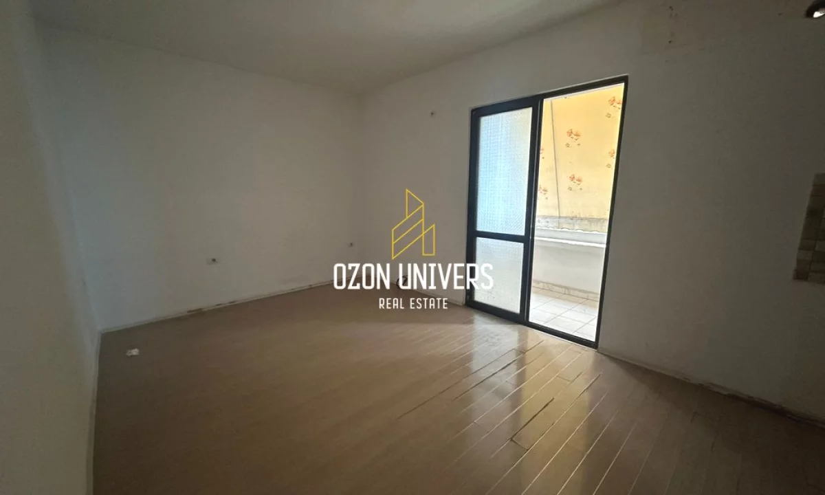 Shtepi ne shitje Apartament ne Tirane, 2+1, Mobilimi Bosh, pa mobiluar, Pagesa 168,000  Euro.