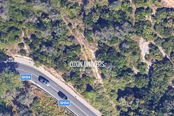 Truall ose Toke ne Tirane - 180,000 Euro