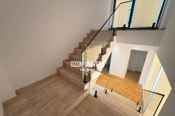 Shtepi me qera Apartament ne Tirane, 4+1, Mobilimi E mobiluar, Pagesa 3,300  Euro.