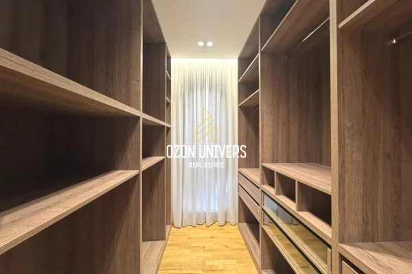 Shtepi me qera Apartament ne Tirane, 4+1, Mobilimi E mobiluar, Pagesa 3,300  Euro.