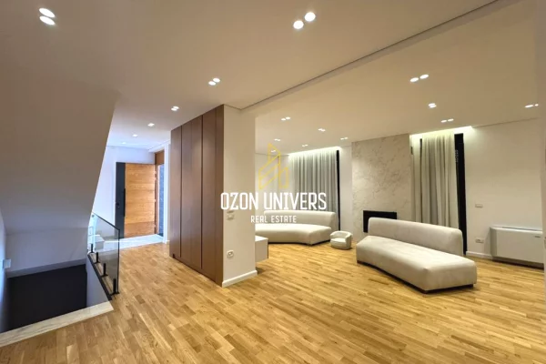 Shtepi me qera Vila Luksoze ne Tirane, 4+1, Mobilimi E mobiluar, Pagesa 3,300  Euro.