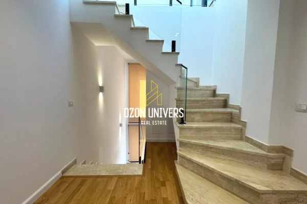 Shtepi me qera Vila Luksoze ne Tirane, 4+1, Mobilimi E mobiluar, Pagesa 3,300  Euro.