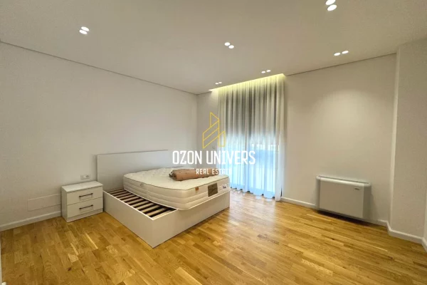 Shtepi me qera Vila Luksoze ne Tirane, 4+1, Mobilimi E mobiluar, Pagesa 3,300  Euro.