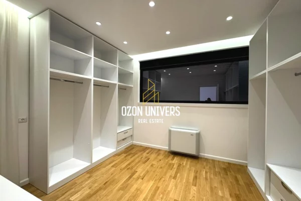 Shtepi me qera Vila Luksoze ne Tirane, 4+1, Mobilimi E mobiluar, Pagesa 3,300  Euro.