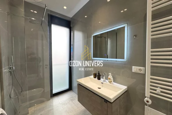 Shtepi me qera Vila Luksoze ne Tirane, 4+1, Mobilimi E mobiluar, Pagesa 3,300  Euro.