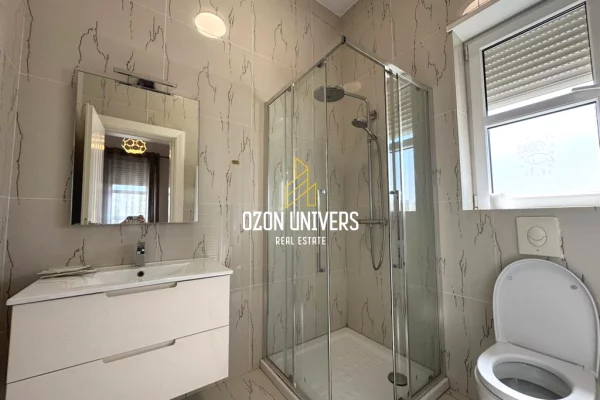 Shtepi me qera Vila Luksoze ne Tirane, 4+1, Mobilimi E mobiluar, Pagesa 4,800  Euro.