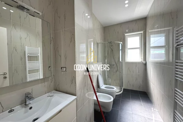 Shtepi me qera Vila Luksoze ne Tirane, 4+1, Mobilimi E mobiluar, Pagesa 4,800  Euro.