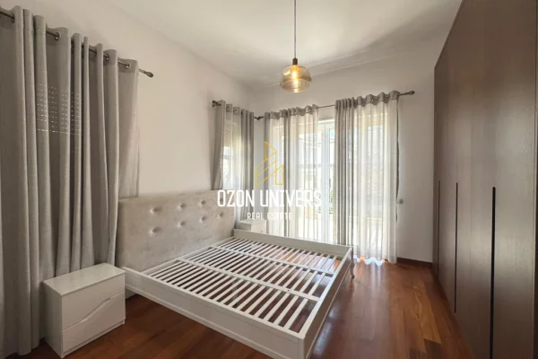 Shtepi me qera Vila Luksoze ne Tirane, 4+1, Mobilimi E mobiluar, Pagesa 4,800  Euro.