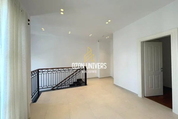 Shtepi me qera Vila Luksoze ne Tirane, 4+1, Mobilimi E mobiluar, Pagesa 4,800  Euro.