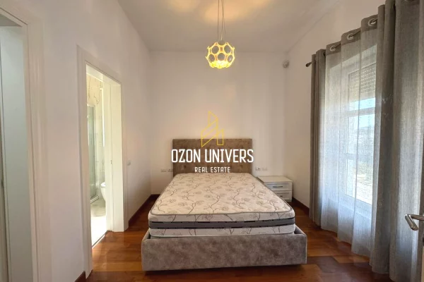 Shtepi me qera Vila Luksoze ne Tirane, 4+1, Mobilimi E mobiluar, Pagesa 4,800  Euro.