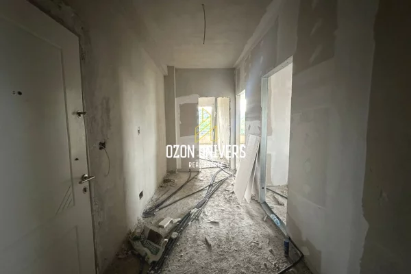 Shtepi ne shitje Apartament ne Tirane, 2+1, Mobilimi Bosh, pa mobiluar, Pagesa 120,000  Euro.