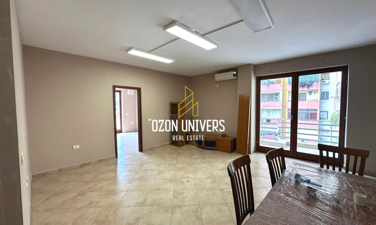 Shtepi me qera Apartament ne Tirane, 3+1, Mobilimi Pjeserisht e mobiluar, Pagesa 850  Euro.