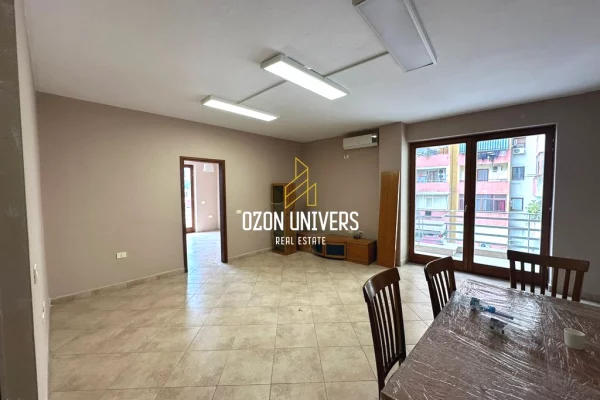 Apartament 3+1+2 për qira, tek Bulevardi Zogu i Parë!