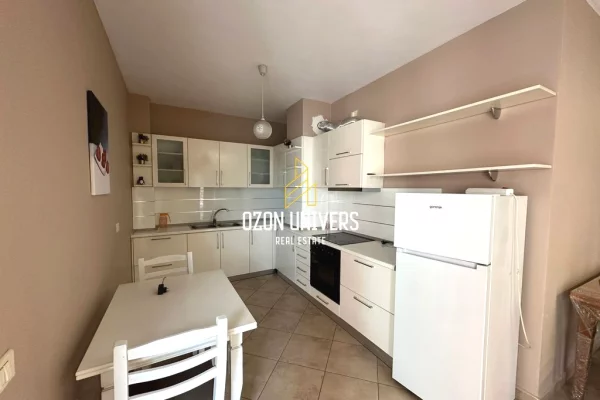 Shtepi me qera Apartament ne Tirane, 3+1, Mobilimi Pjeserisht e mobiluar, Pagesa 850  Euro.