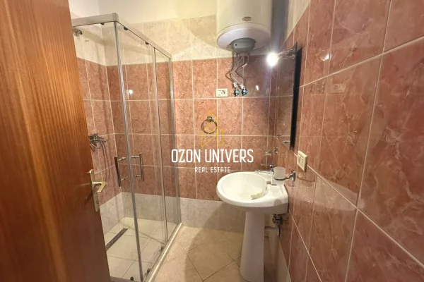 Shtepi me qera Apartament ne Tirane, 3+1, Mobilimi Pjeserisht e mobiluar, Pagesa 850  Euro.