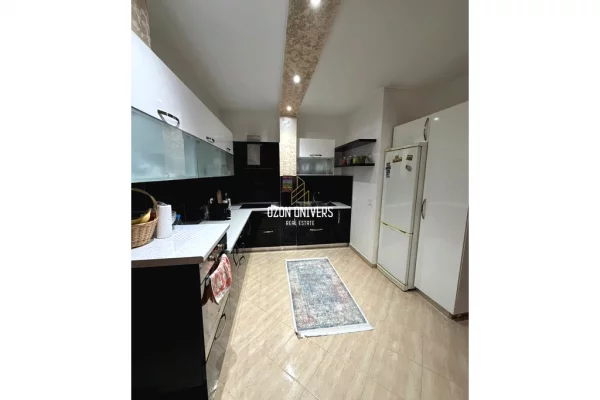 Shtepi ne shitje Apartament ne Tirane, 3+1, Mobilimi E mobiluar, Pagesa 285,000  Euro.