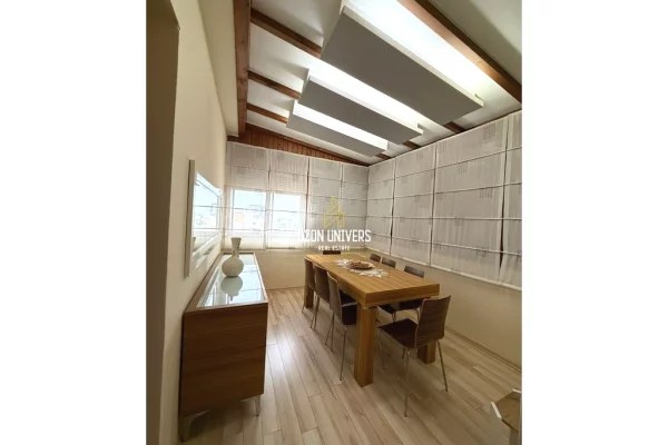 Shtepi ne shitje Apartament ne Tirane, 3+1, Mobilimi E mobiluar, Pagesa 285,000  Euro.