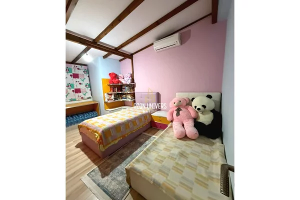 Shtepi ne shitje Apartament ne Tirane, 3+1, Mobilimi E mobiluar, Pagesa 285,000  Euro.