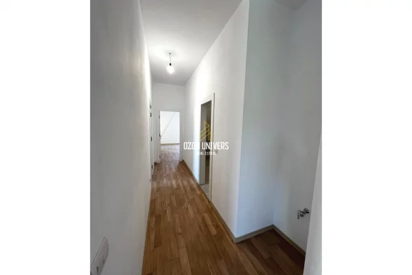 Shtepi ne shitje Apartament ne Tirane, 2+1, Mobilimi Bosh, pa mobiluar, Pagesa 434,000  Euro.