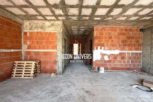 Shtepi ne shitje Apartament ne Tirane, 3+1, Mobilimi Bosh, pa mobiluar, Pagesa 451,860  Euro.