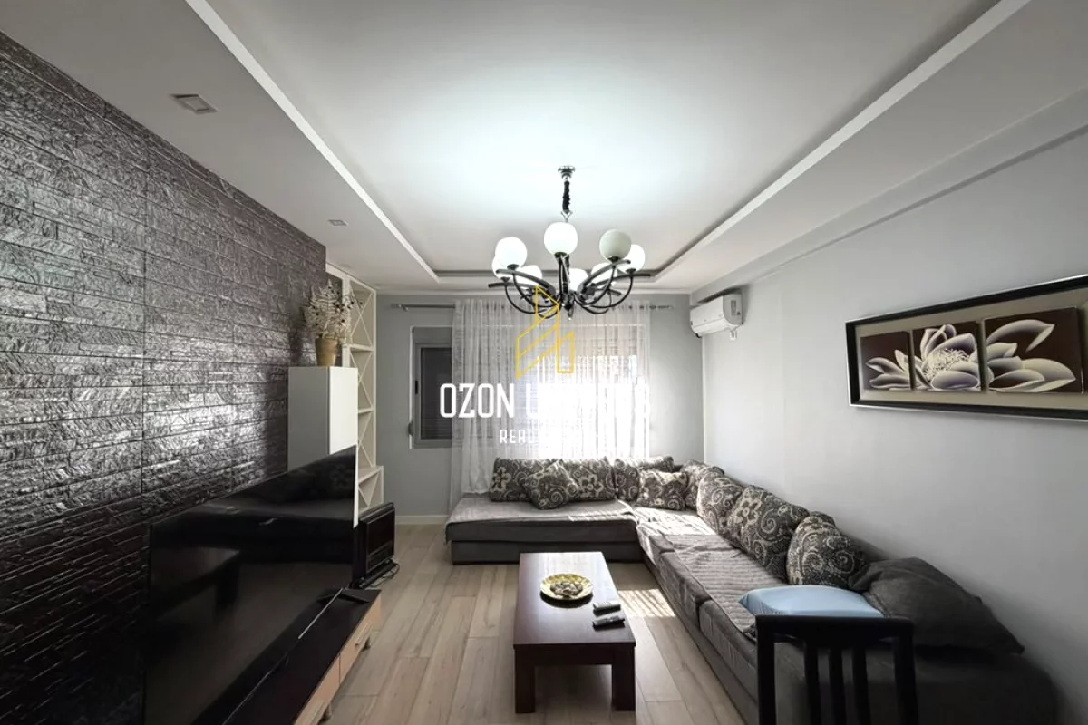 Shtepi me qera Apartament ne Tirane, 1+1, Mobilimi E mobiluar, Pagesa 40,000  Leke.