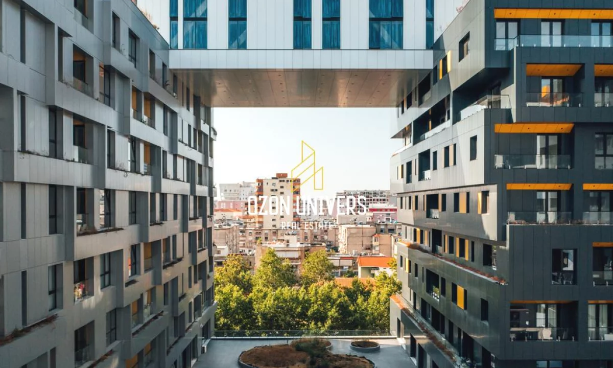 Ambient biznesi per qira tek Square 21, Rruga e Kavajes!