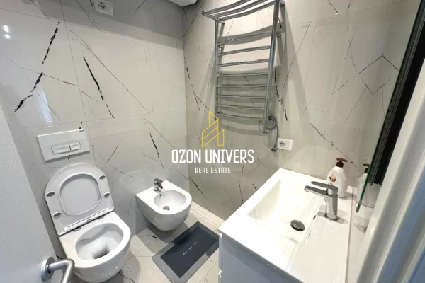 Shtepi ne shitje Apartament ne Tirane, 2+1, Mobilimi Bosh, pa mobiluar, Pagesa 225,000  Euro.