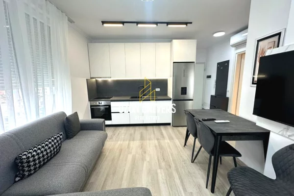 Shtepi ne shitje Apartament ne Tirane, 2+1, Mobilimi Bosh, pa mobiluar, Pagesa 225,000  Euro.