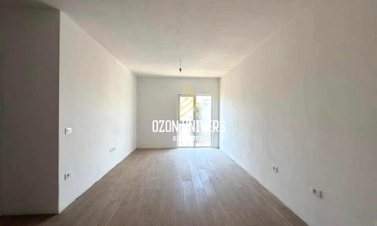 Shtepi ne shitje Apartament ne Tirane, 2+1, Mobilimi Bosh, pa mobiluar, Pagesa 122,200  Euro.
