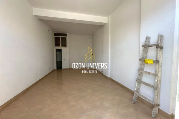 Ambient biznesi me qera 1+1 ne Tirane - 60,000 Leke
